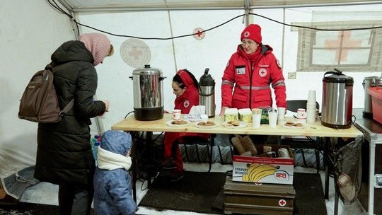 Das Schweizerische Rote Kreuz baut seine Hilfe für die Ukraine weiter aus.