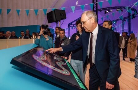 Phänomena in Dietikon startet ihre Tour Was fühlt KI und was fühlt der Mensch für KI?